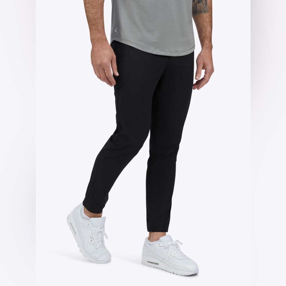 Cuts AO Jogger Black - Medium